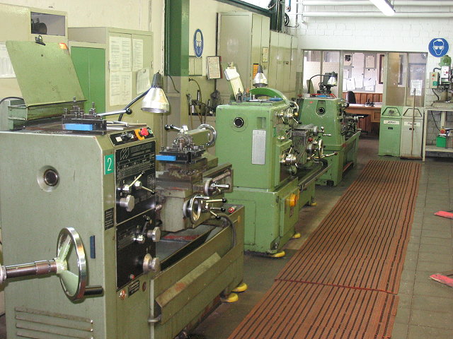 The milling machines in the training workshop !