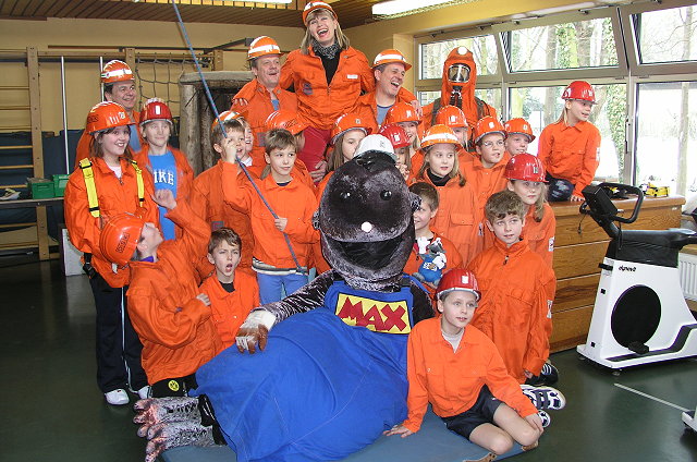 The pupils with the mascot called Max the mole !