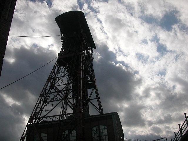 A nice contre-jour shot of the winding tower !