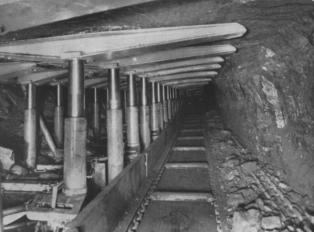 A complete longwall mining area of the 1950s !