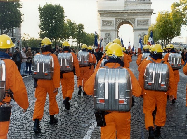 Grubenwehrleute in Paris !