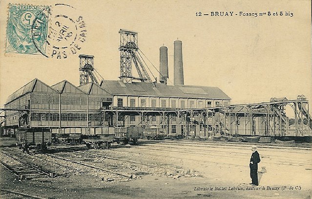 Shaft 5 of the colliery in Bruay !