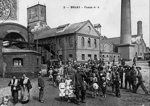 The colliery in Bruay with children in the foreground !