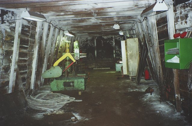 The underground room for the mechanic fitters !