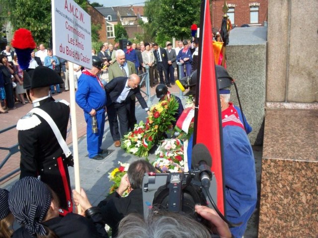 The laying of a wreath !
