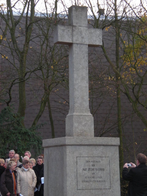 The cross of the memorial site !