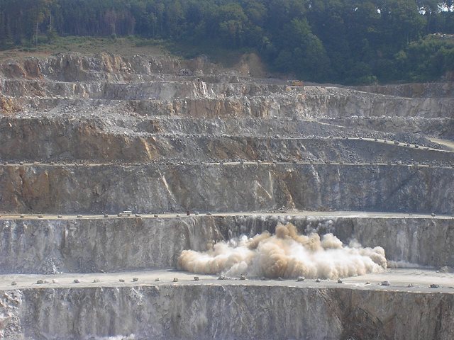 A blasting in the Flandersbach quarry !